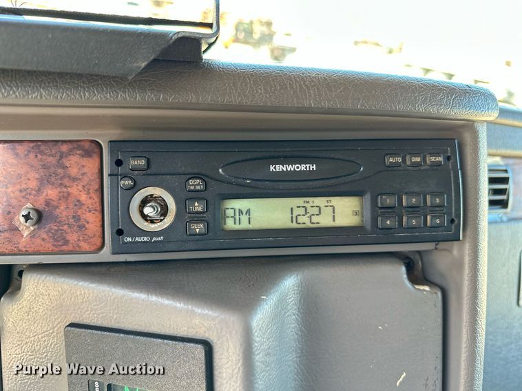 image for item LR9684 2008 Kenworth T300  dump truck