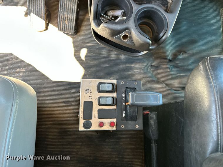 image for item LR9684 2008 Kenworth T300  dump truck