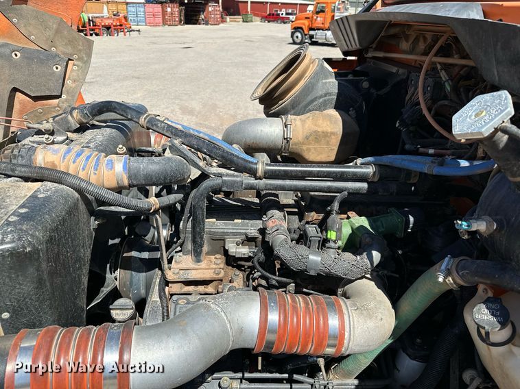 image for item LR9684 2008 Kenworth T300  dump truck