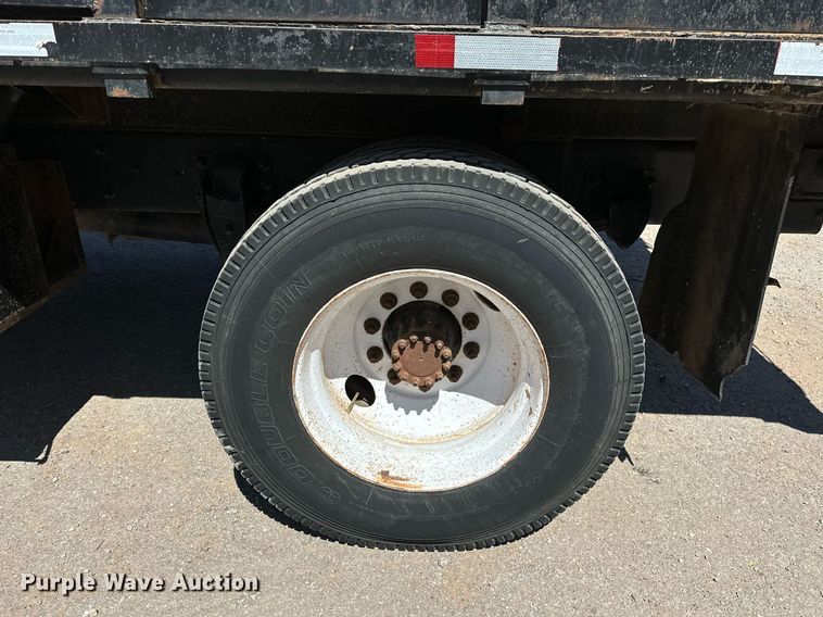 image for item LR9684 2008 Kenworth T300  dump truck