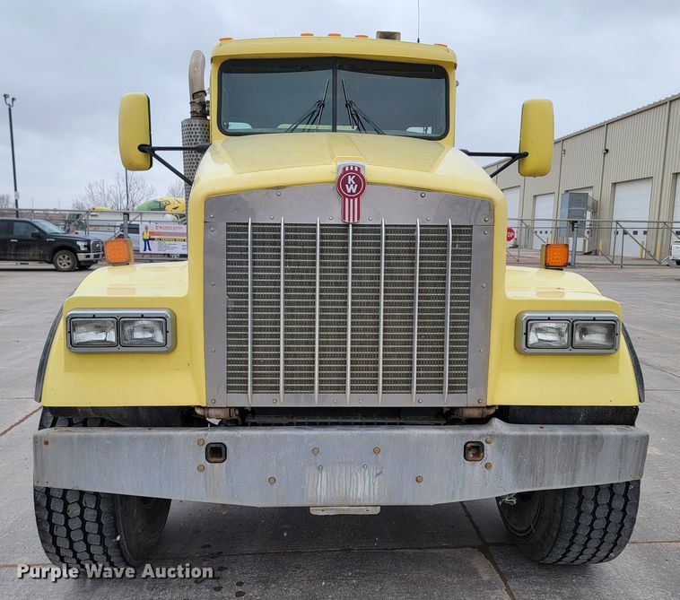 image for item LV9456 2006 Kenworth W900  ready mix truck