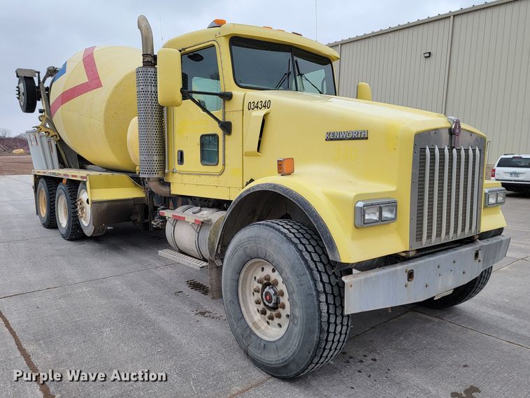 image for item LV9456 2006 Kenworth W900  ready mix truck