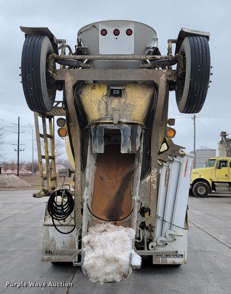 image for item LV9456 2006 Kenworth W900  ready mix truck