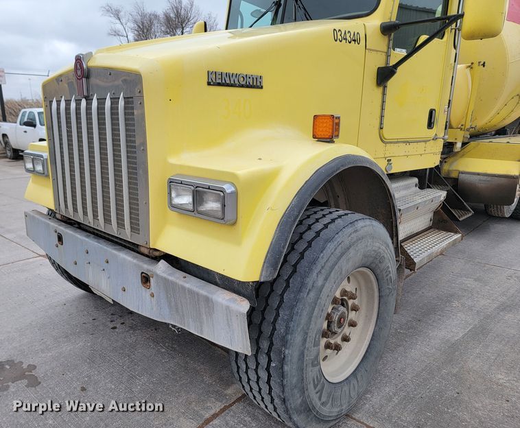 image for item LV9456 2006 Kenworth W900  ready mix truck