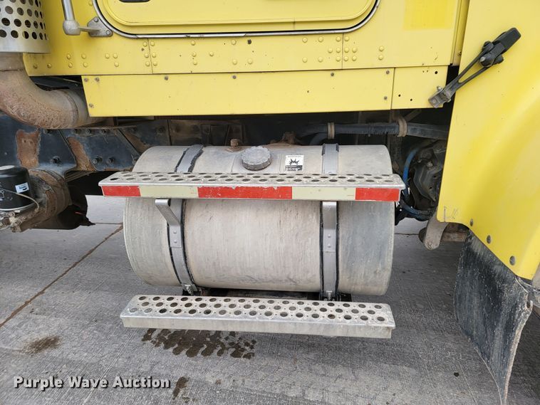 image for item LV9456 2006 Kenworth W900  ready mix truck