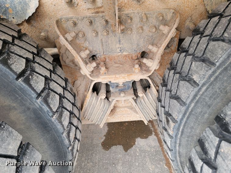 image for item LV9456 2006 Kenworth W900  ready mix truck