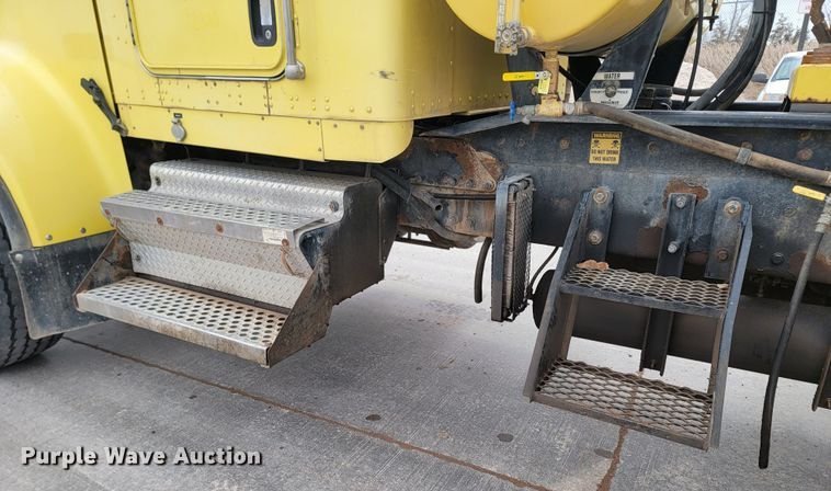 image for item LV9456 2006 Kenworth W900  ready mix truck