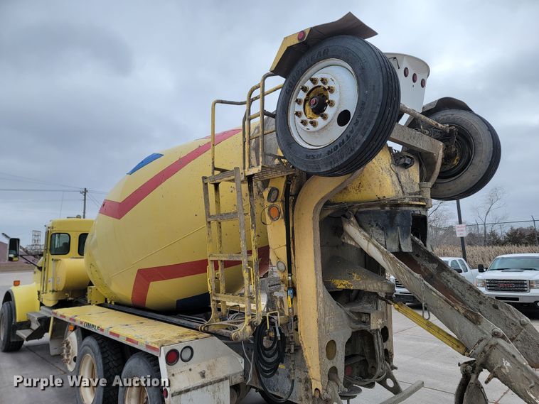 image for item LV9456 2006 Kenworth W900  ready mix truck