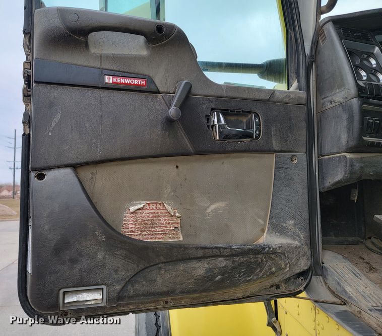 image for item LV9456 2006 Kenworth W900  ready mix truck