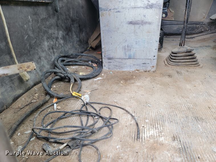 image for item LV9456 2006 Kenworth W900  ready mix truck