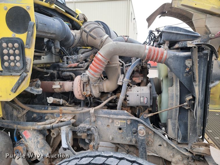 image for item LV9456 2006 Kenworth W900  ready mix truck