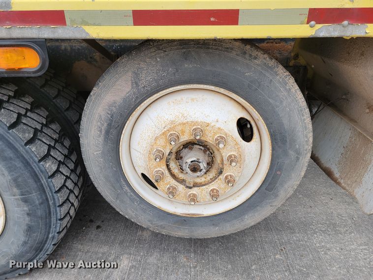 image for item LV9456 2006 Kenworth W900  ready mix truck