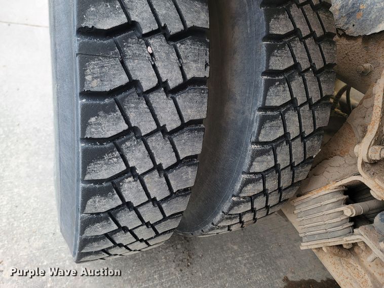 image for item LV9456 2006 Kenworth W900  ready mix truck