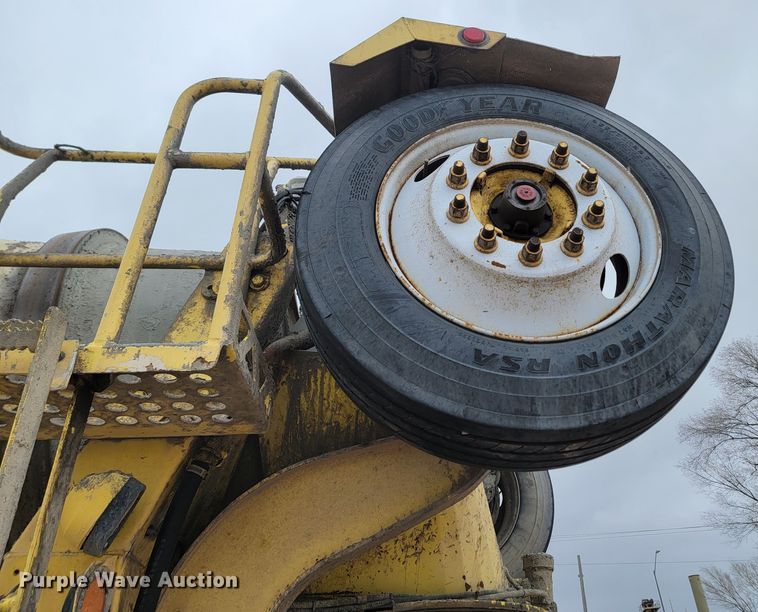 image for item LV9456 2006 Kenworth W900  ready mix truck