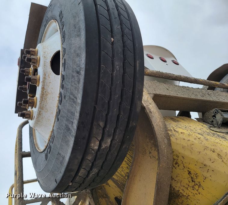 image for item LV9456 2006 Kenworth W900  ready mix truck