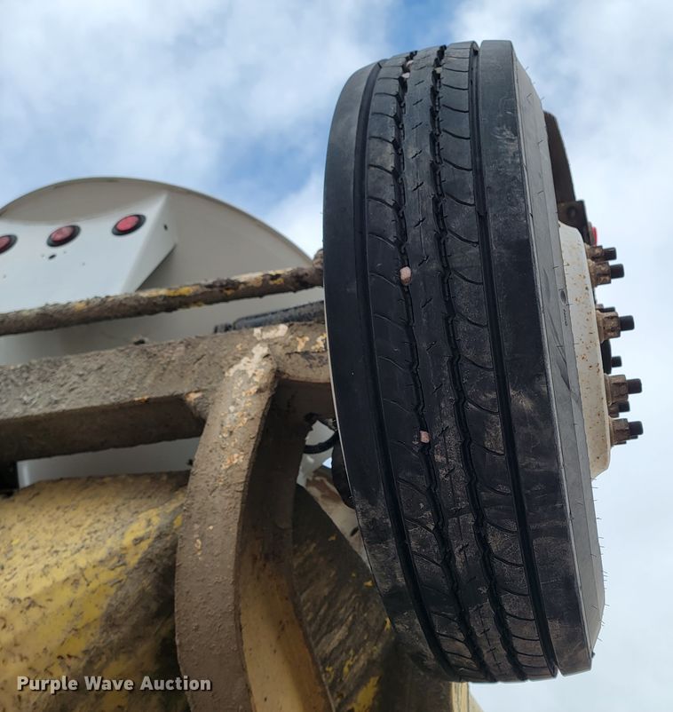 image for item LV9456 2006 Kenworth W900  ready mix truck