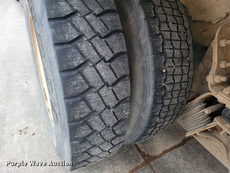 image for item LV9456 2006 Kenworth W900  ready mix truck