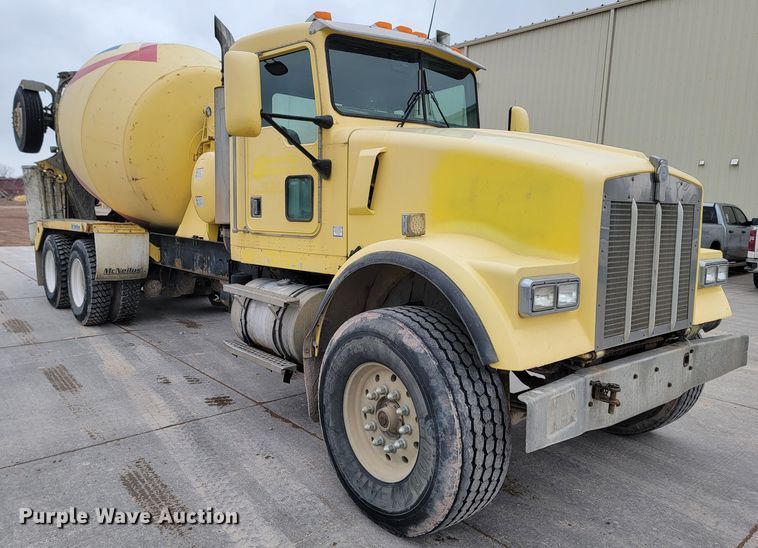 image for item LV9457 1999 Kenworth W900  ready mix truck