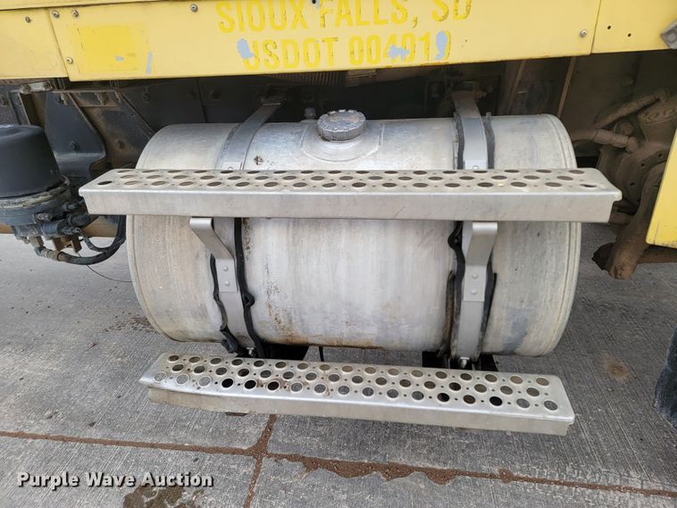 image for item LV9457 1999 Kenworth W900  ready mix truck