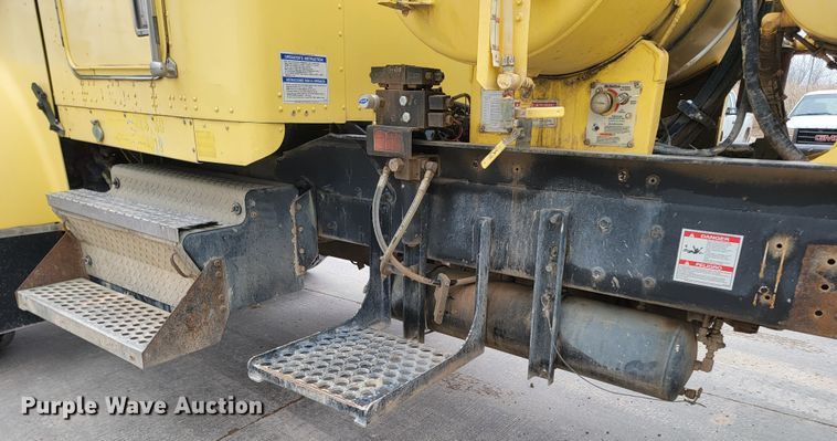 image for item LV9457 1999 Kenworth W900  ready mix truck