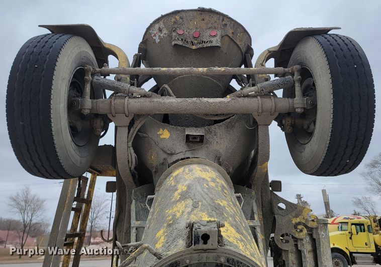 image for item LV9457 1999 Kenworth W900  ready mix truck