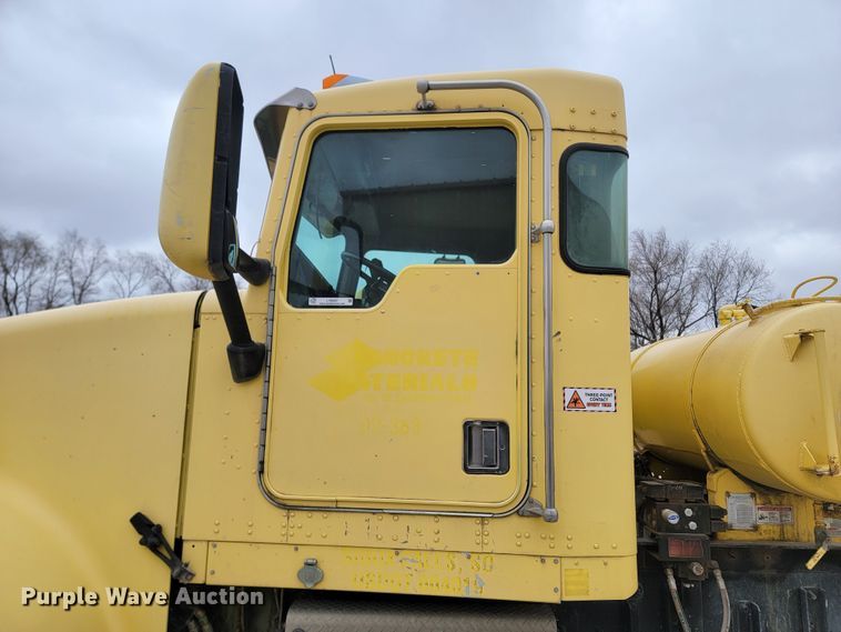 image for item LV9457 1999 Kenworth W900  ready mix truck