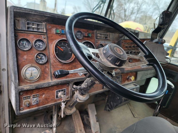 image for item LV9457 1999 Kenworth W900  ready mix truck