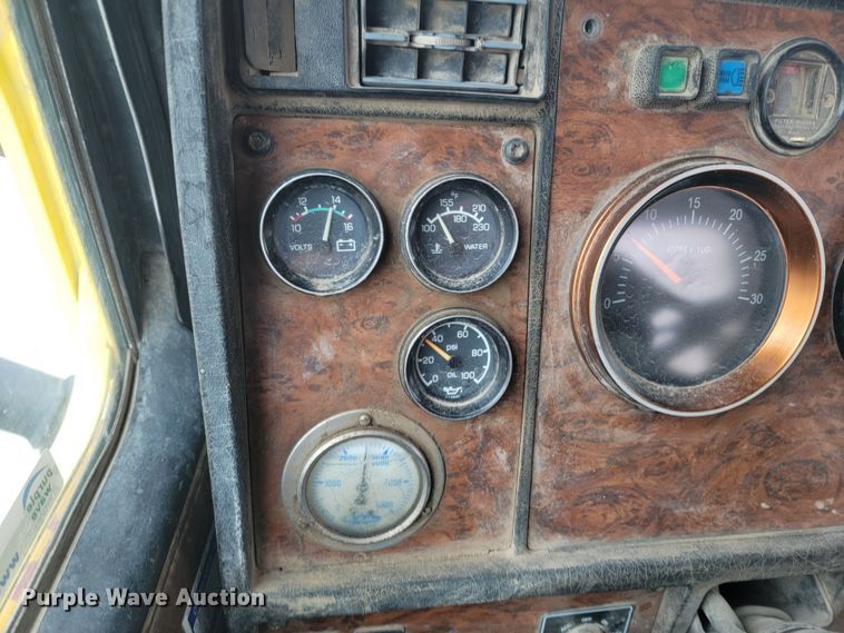 image for item LV9457 1999 Kenworth W900  ready mix truck