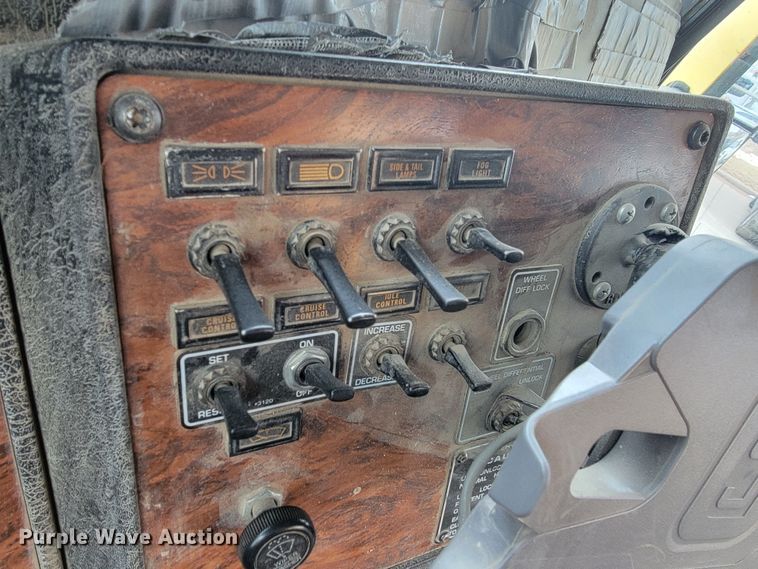 image for item LV9457 1999 Kenworth W900  ready mix truck