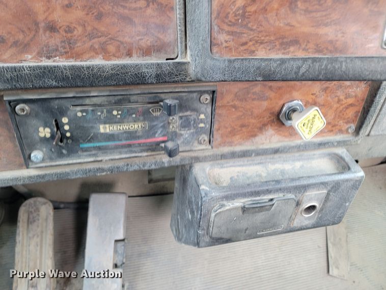 image for item LV9457 1999 Kenworth W900  ready mix truck