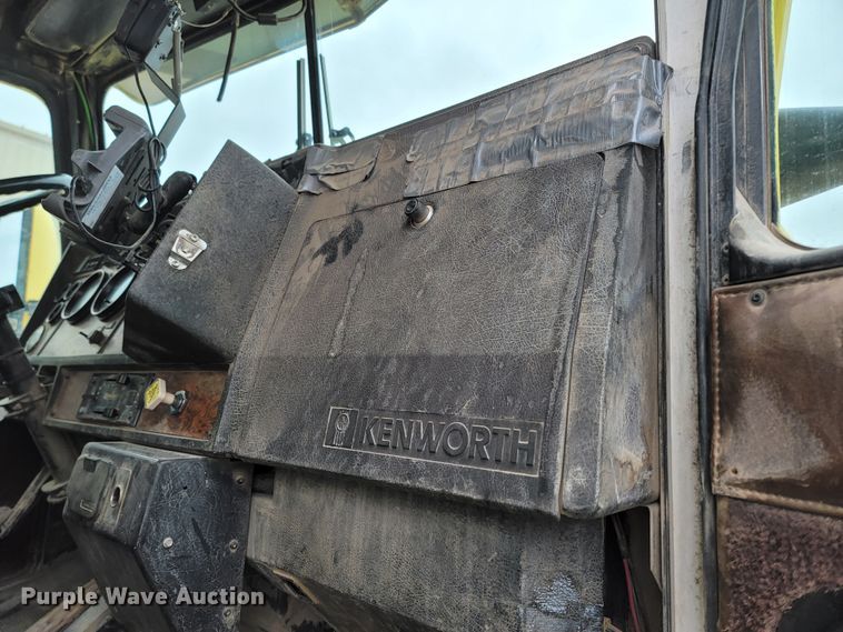 image for item LV9457 1999 Kenworth W900  ready mix truck