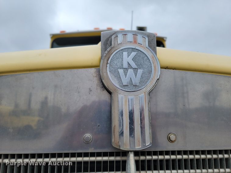 image for item LV9457 1999 Kenworth W900  ready mix truck