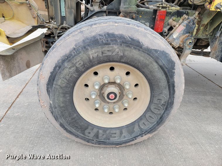 image for item LV9457 1999 Kenworth W900  ready mix truck