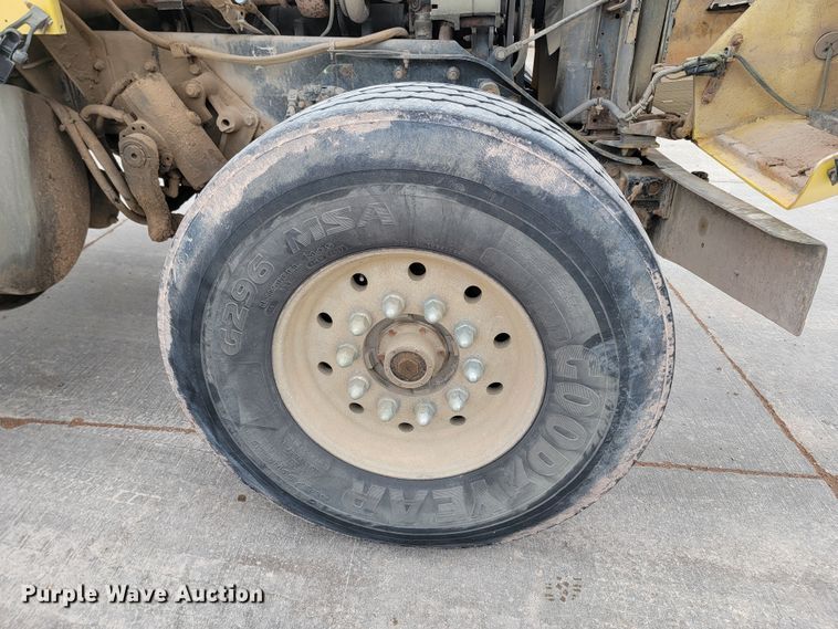 image for item LV9457 1999 Kenworth W900  ready mix truck