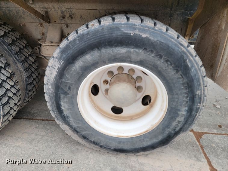 image for item LV9457 1999 Kenworth W900  ready mix truck