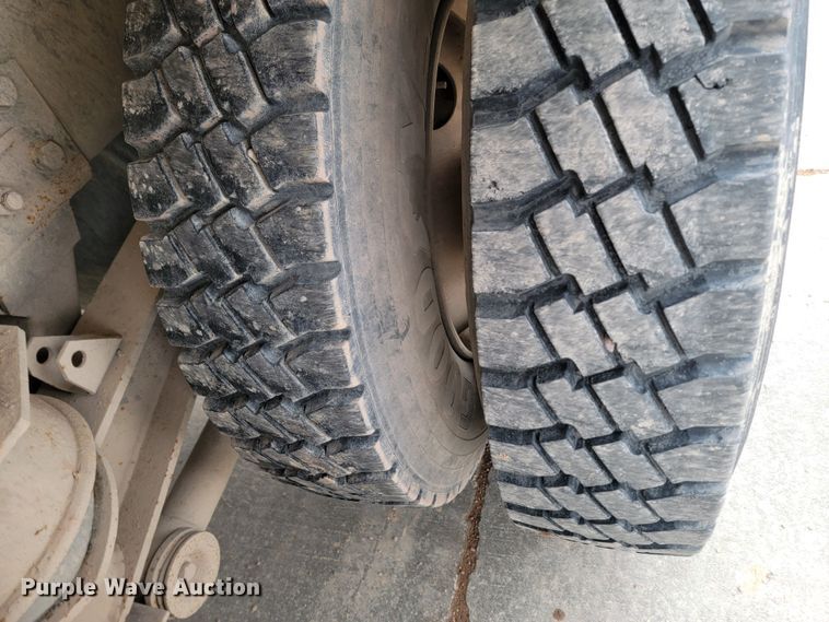 image for item LV9457 1999 Kenworth W900  ready mix truck