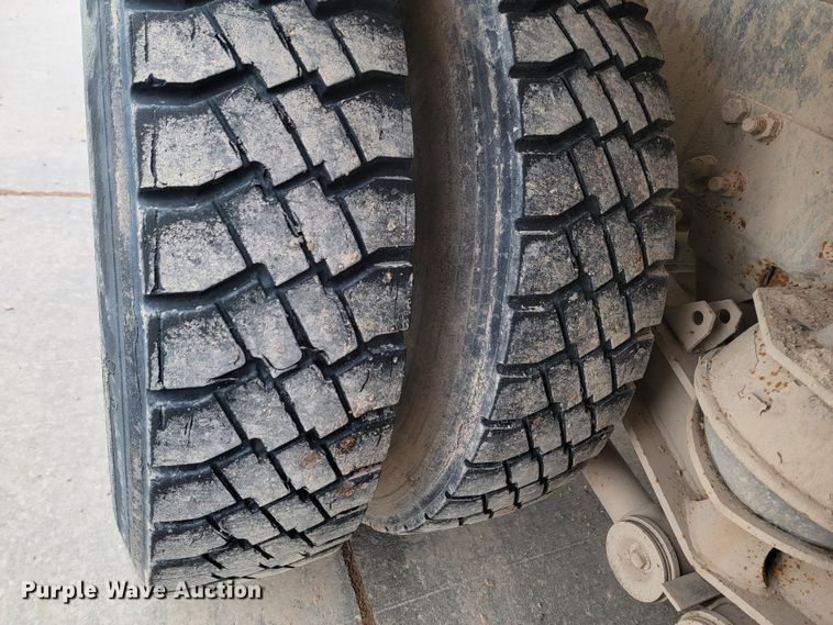 image for item LV9457 1999 Kenworth W900  ready mix truck