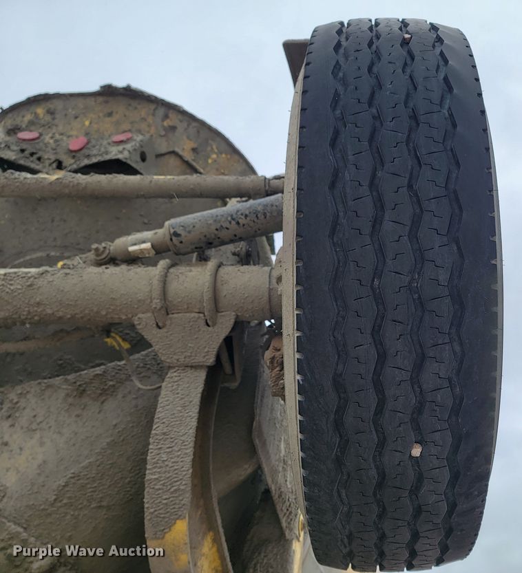 image for item LV9457 1999 Kenworth W900  ready mix truck