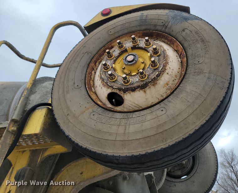 image for item LV9457 1999 Kenworth W900  ready mix truck