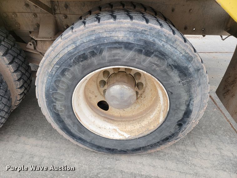 image for item LV9457 1999 Kenworth W900  ready mix truck