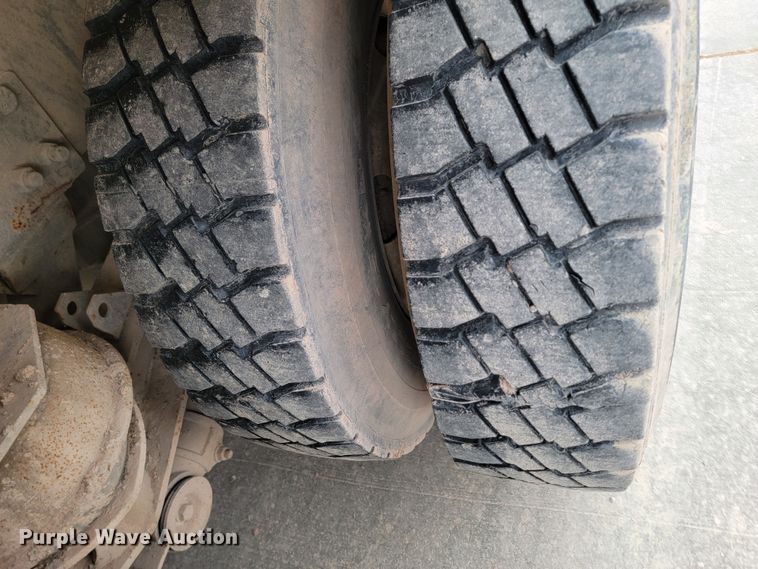 image for item LV9457 1999 Kenworth W900  ready mix truck