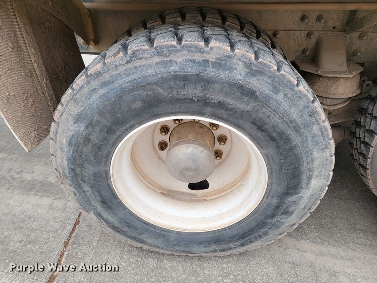 image for item LV9457 1999 Kenworth W900  ready mix truck