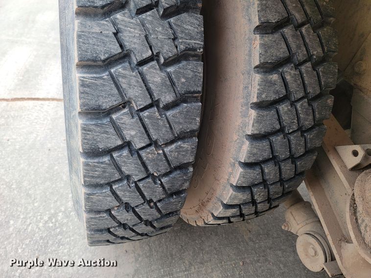 image for item LV9457 1999 Kenworth W900  ready mix truck