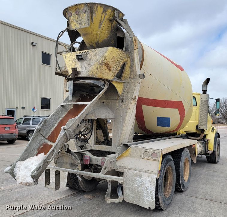 image for item LV9458 2002 Sterling LT8500  ready mix truck