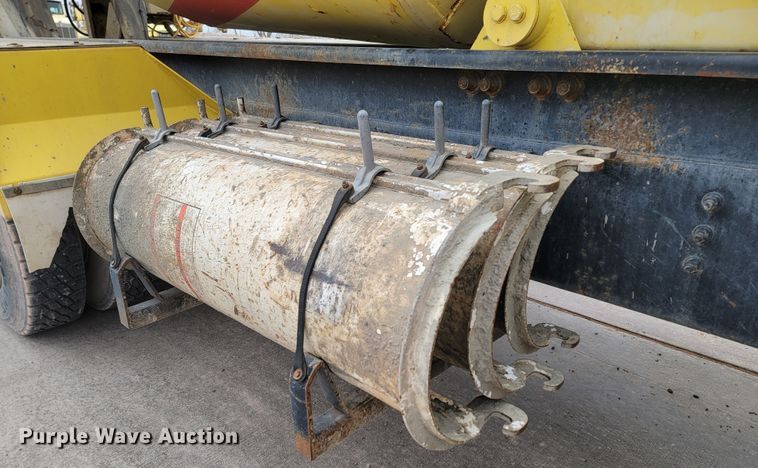 image for item LV9458 2002 Sterling LT8500  ready mix truck