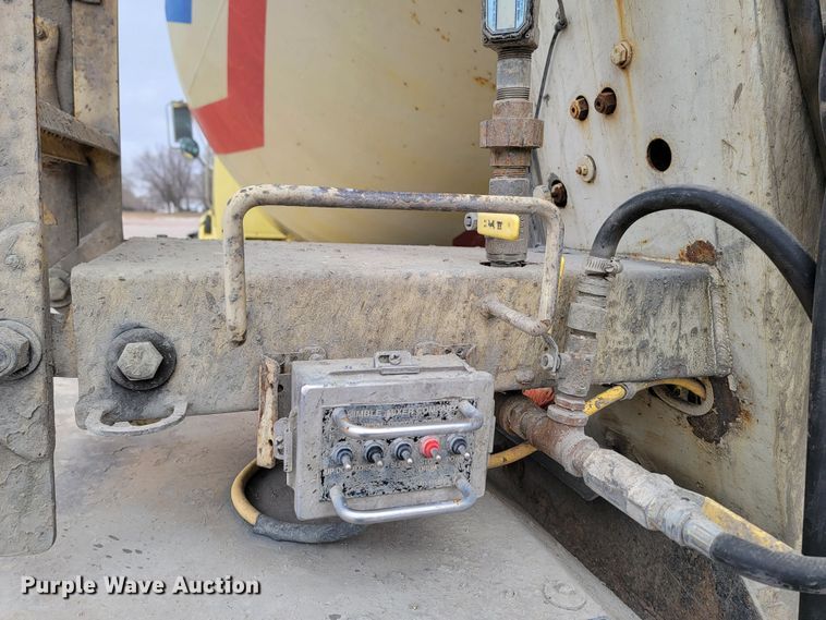 image for item LV9458 2002 Sterling LT8500  ready mix truck