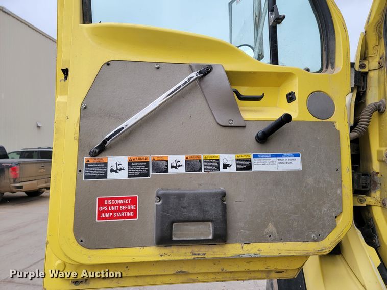 image for item LV9458 2002 Sterling LT8500  ready mix truck