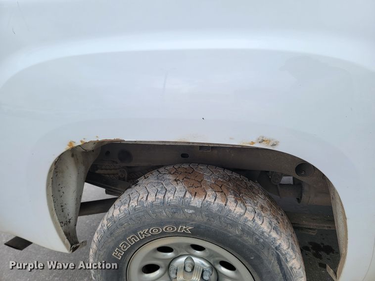 image for item LV9459 2013 GMC Sierra 1500  Ext. Cab pickup truck