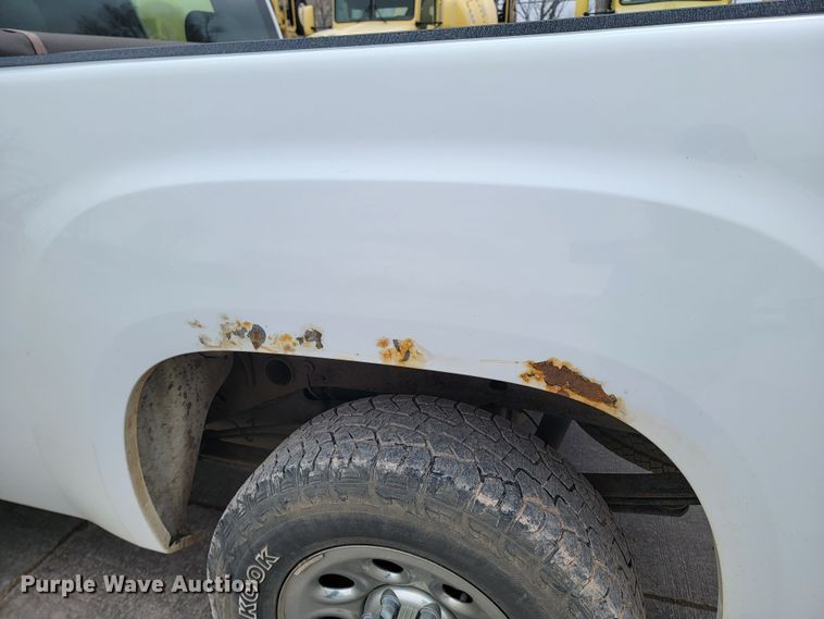 image for item LV9459 2013 GMC Sierra 1500  Ext. Cab pickup truck