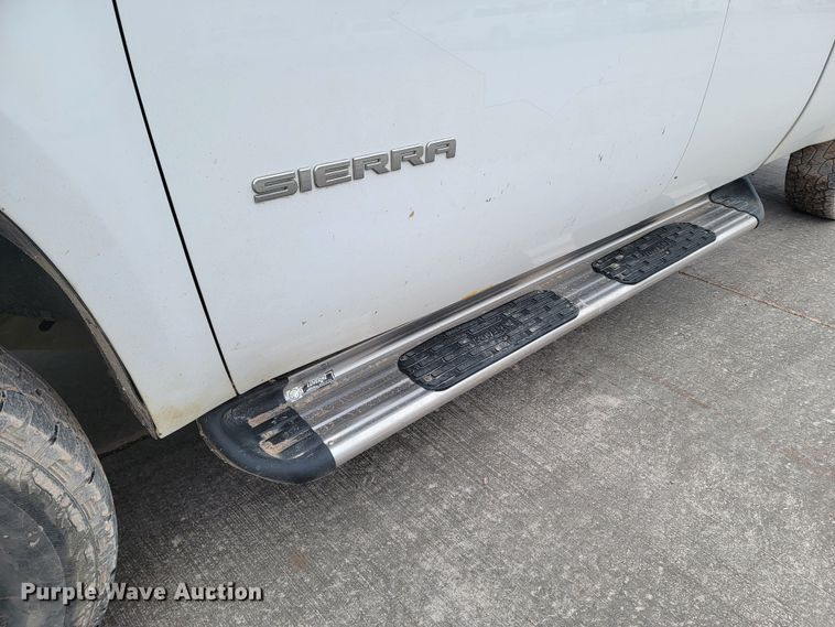 image for item LV9459 2013 GMC Sierra 1500  Ext. Cab pickup truck